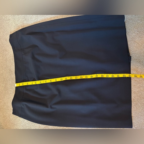 Valerie Stevens Charcoal Ladies Professional Suit - Picture 11 of 12